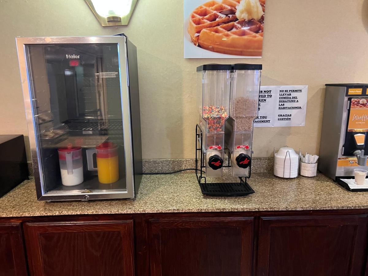 Americas Best Value Inn Pharr/Mcallen Экстерьер фото