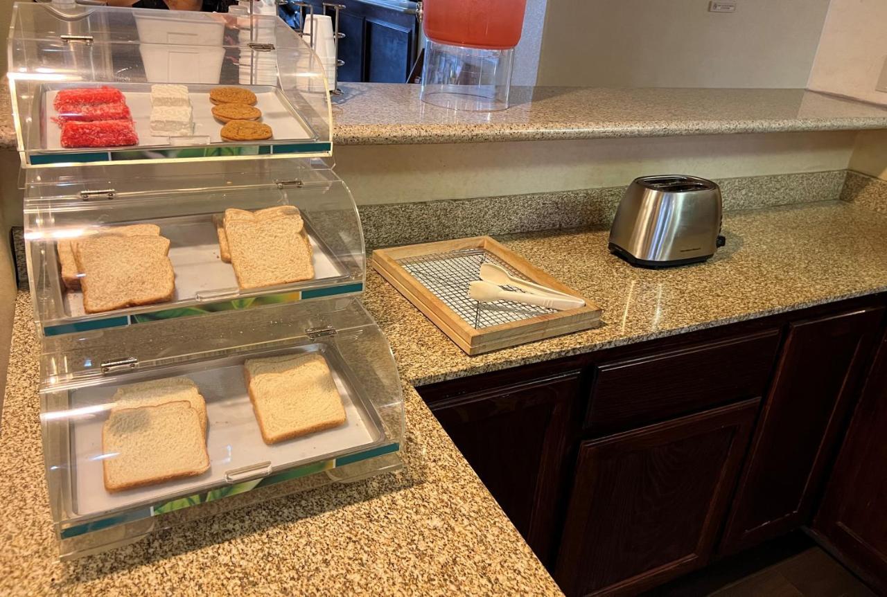 Americas Best Value Inn Pharr/Mcallen Экстерьер фото